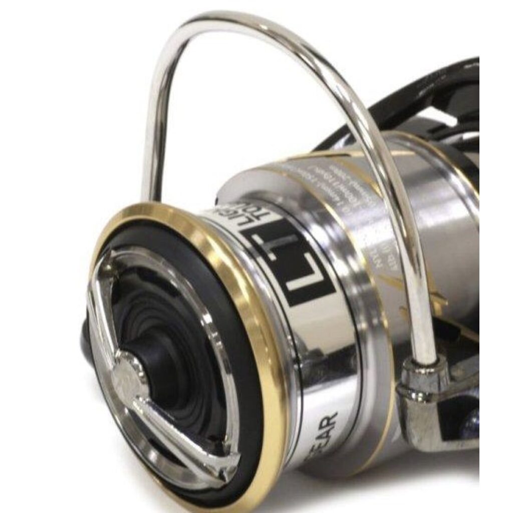 Катушка безынерц. Daiwa 20 LUVIAS FC LT 2500S Катушка безынерц. Daiwa 20 LUVIAS FC LT 2500S