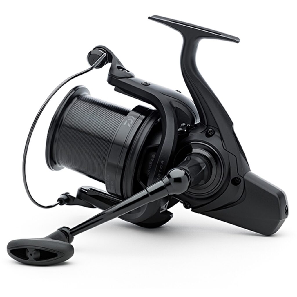 Катушка безынерционная Daiwa 18 Emblem 35SCW 5000LD QD Катушка безынерционная Daiwa 18 Emblem 35SCW 5000LD QD