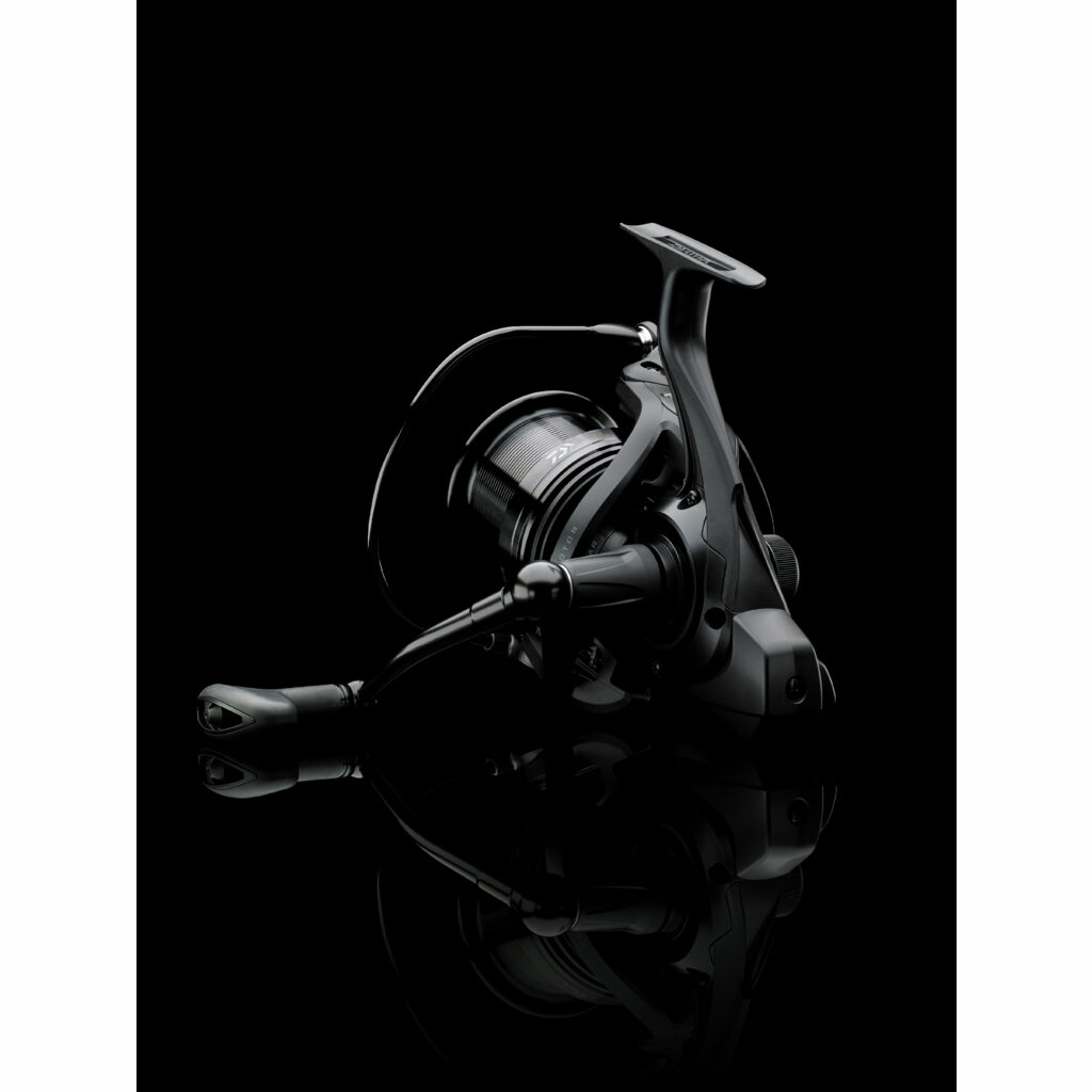 Катушка безынерц. Daiwa 18 EMBLEM 35SCW 5000LD QD Катушка безынерц. Daiwa 18 EMBLEM 35SCW 5000LD QD