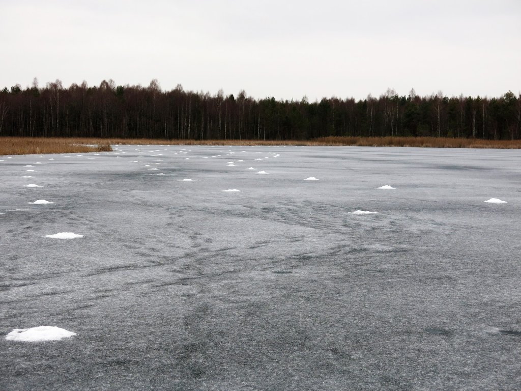 Много насверленных лунок Много насверленных лунок