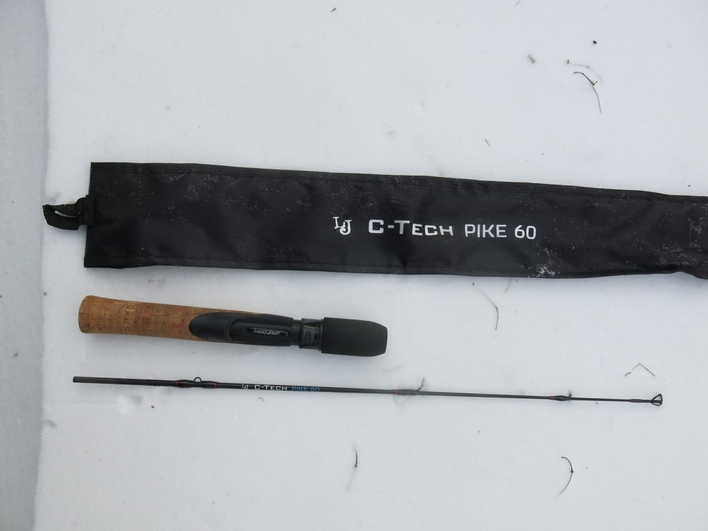 Двухсоставная зимняя удочка и чехол