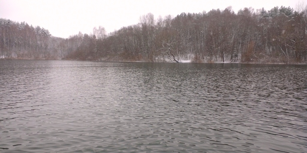 Зимнее водохранилише без льла Зимнее водохранилише без льла