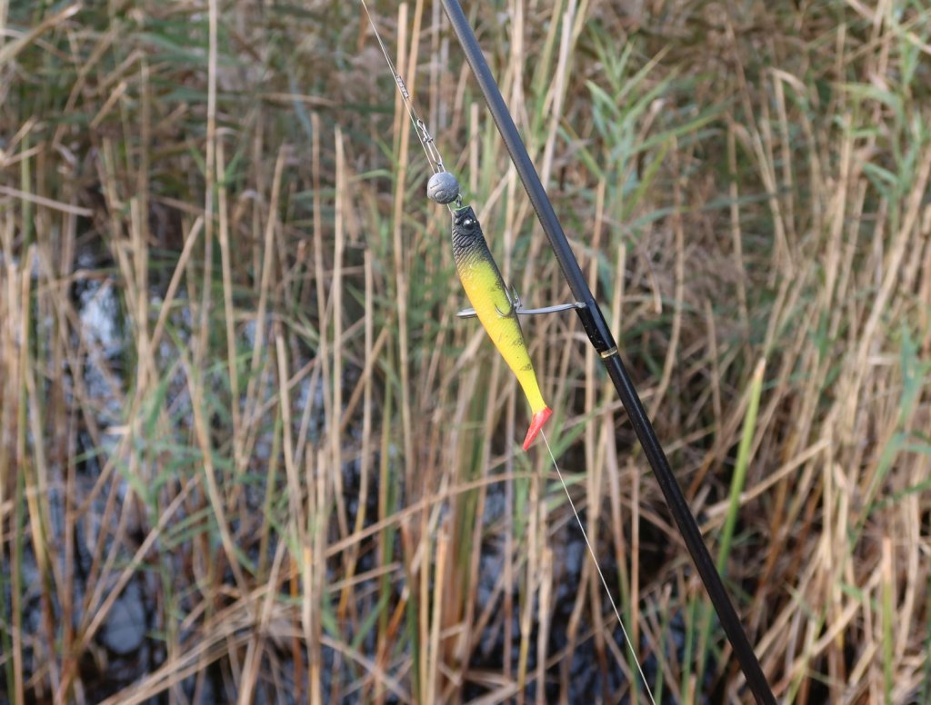 Виброхвост Lucky John Red Tail Shad на двойнике