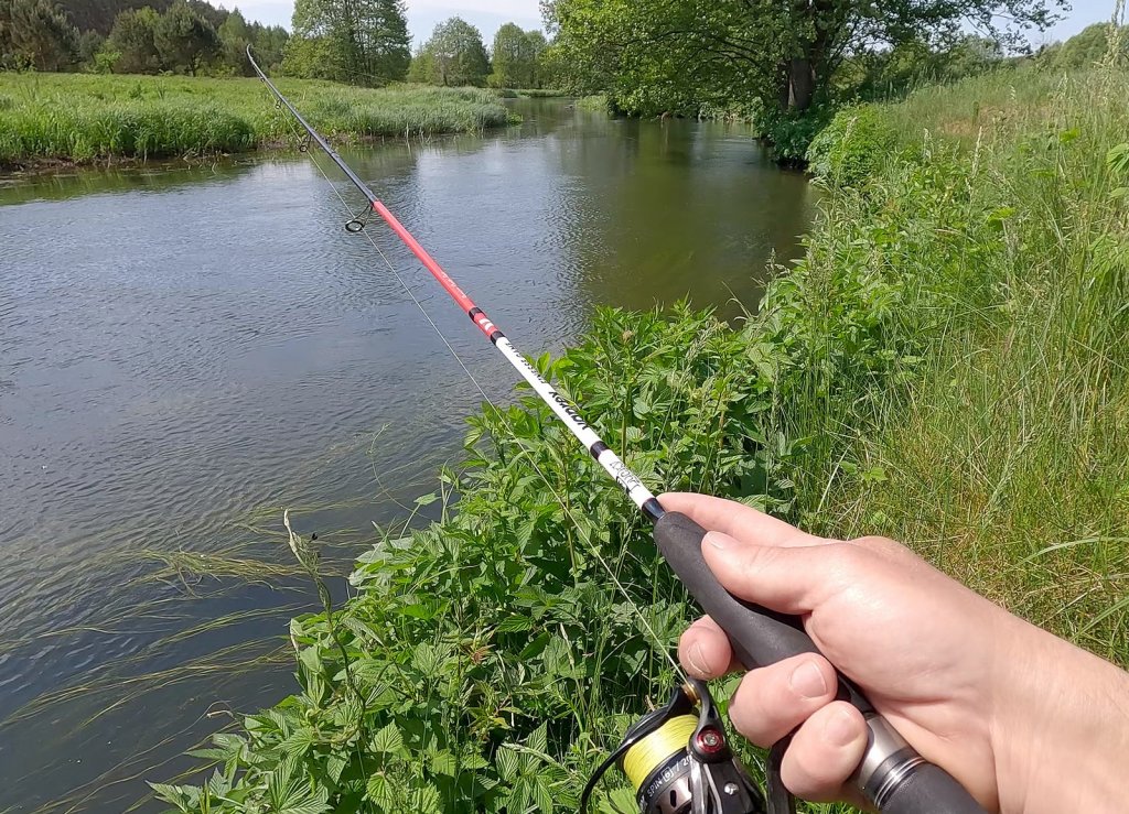 Проводка спиннингом на малой реке