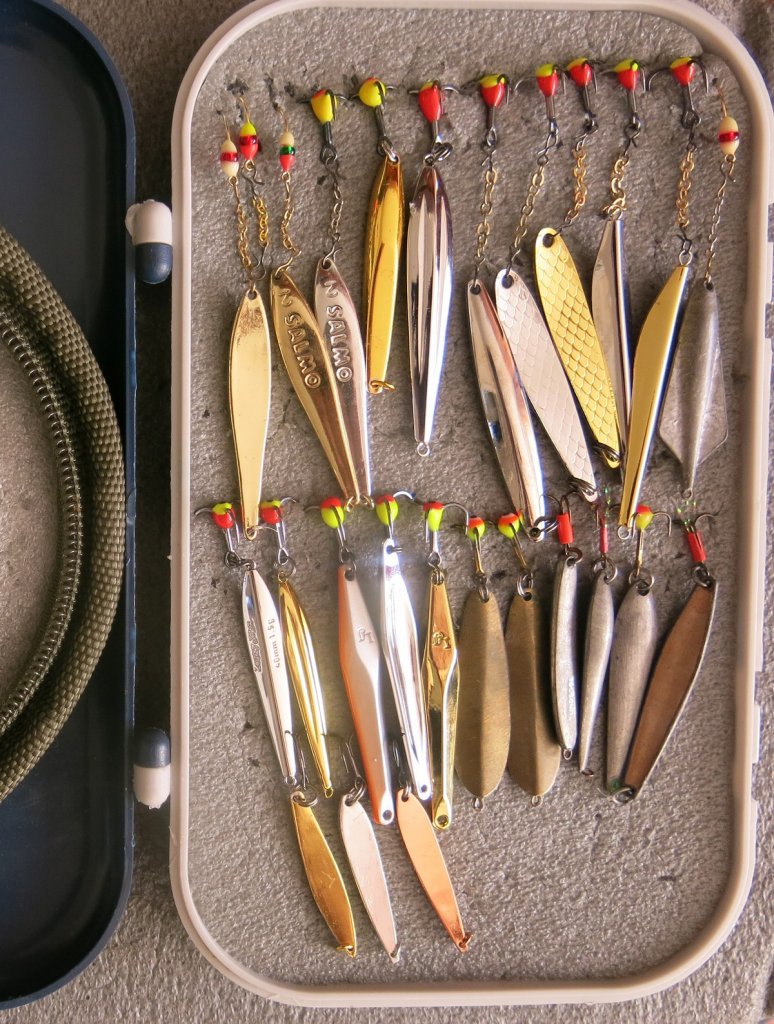 Разные блёсны в коробке