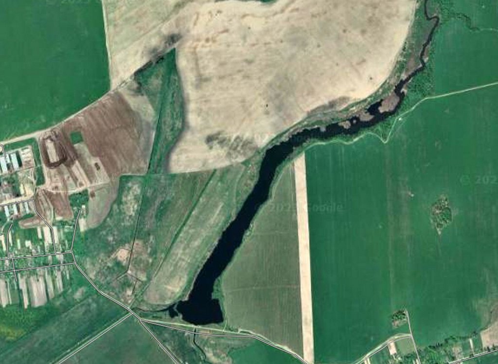 Узкое водохранилище руслового типа