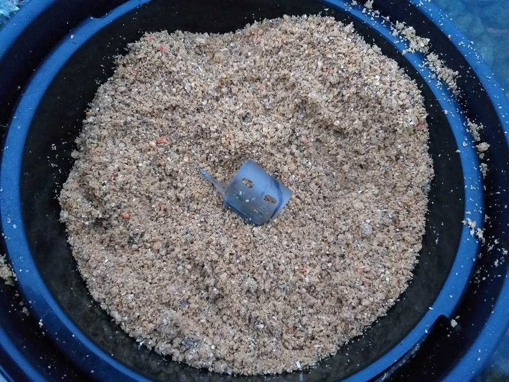 Кормушка средней кормоемкости Кормушка средней кормоемкости