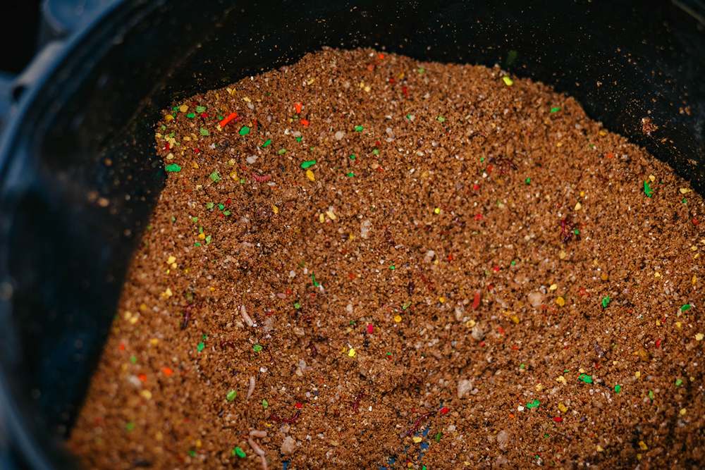 прикормка для рыбалки в жару 0002.JPG