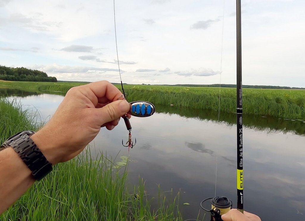 Крупная вертушка и спиннинг Salmo Elite Jig & Twitch Крупная вертушка и спиннинг Salmo Elite Jig & Twitch