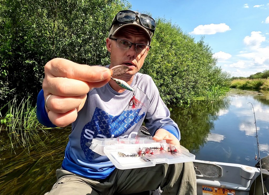 Валерий Сикиржицкий показывает вертушку Lucky John Trian Blade Long Валерий Сикиржицкий показывает вертушку Lucky John Trian Blade Long