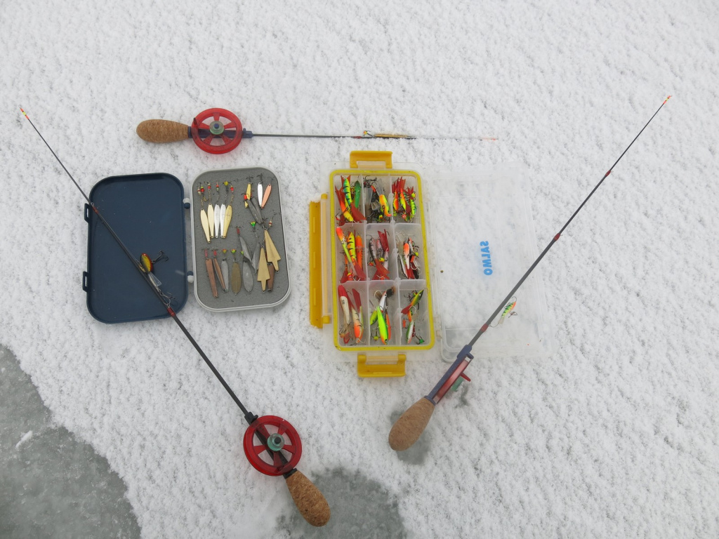 Зимние удочки для ловли на блесна и балансиры