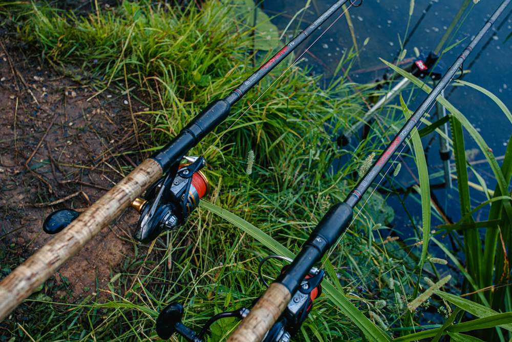 Два фидера с плетеной леской на катушках Два фидера Feeder Concept с плетеной лекской на катушках