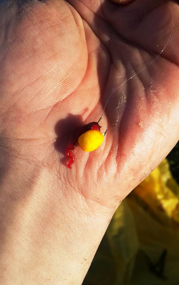 Насадка пуфф на крючке с мотылем