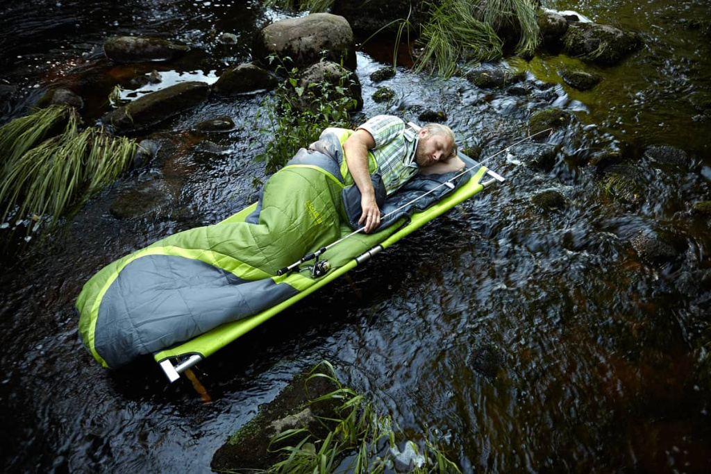 Туристическая кровать для рыбалки