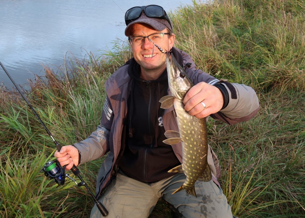 Валерий Сикиржицкий поймал щуку на вертушку