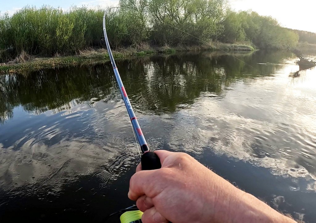 Вываживание рыбы спиннингом Вываживание рыбы спиннингом