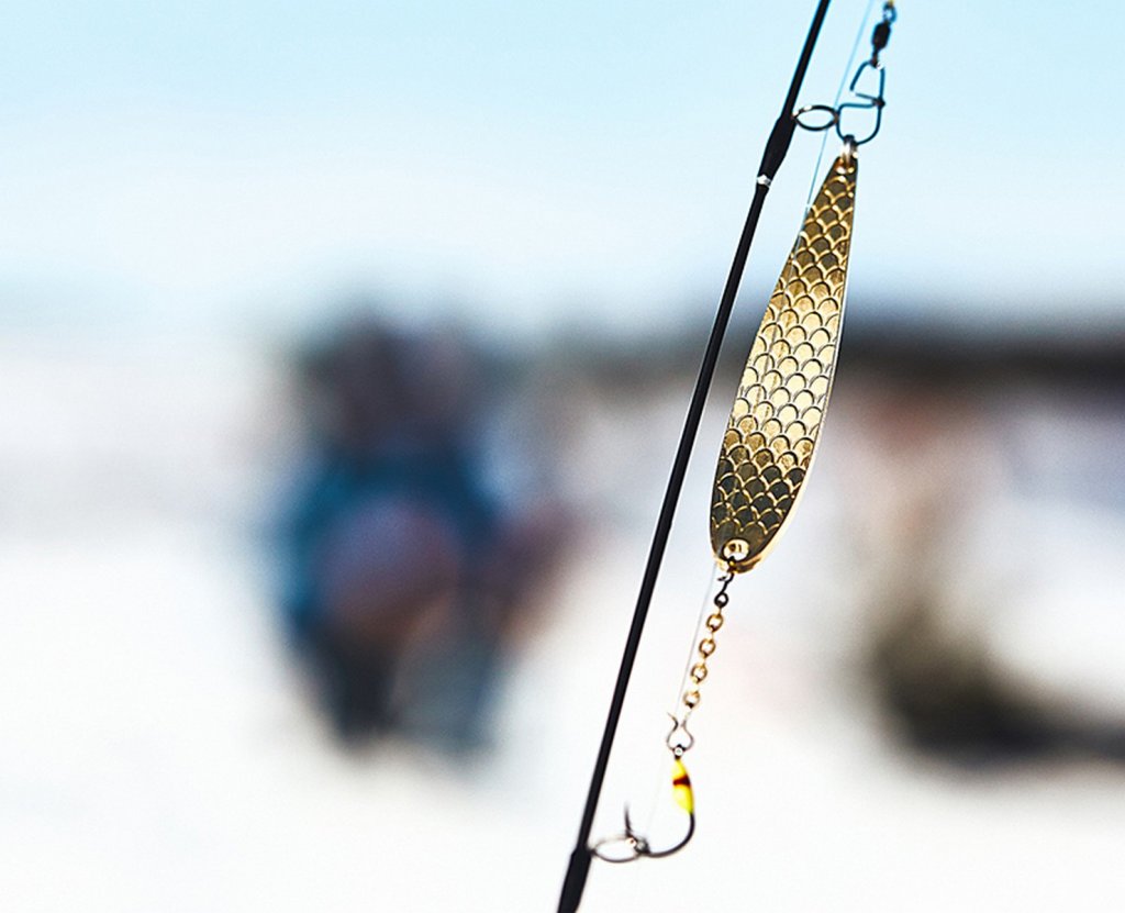 Блесна с цепочкой и подвесным крючком Блесна с цепочкой и подвесным крючком