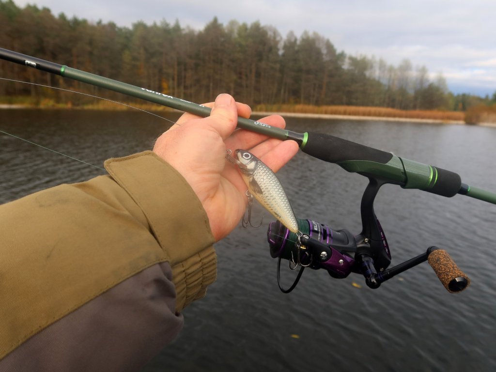 Спиннинговая снасть и воблер