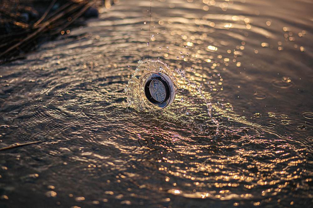 Намотка плетеного шнура на фидер Катушка плетеного шнура над водой