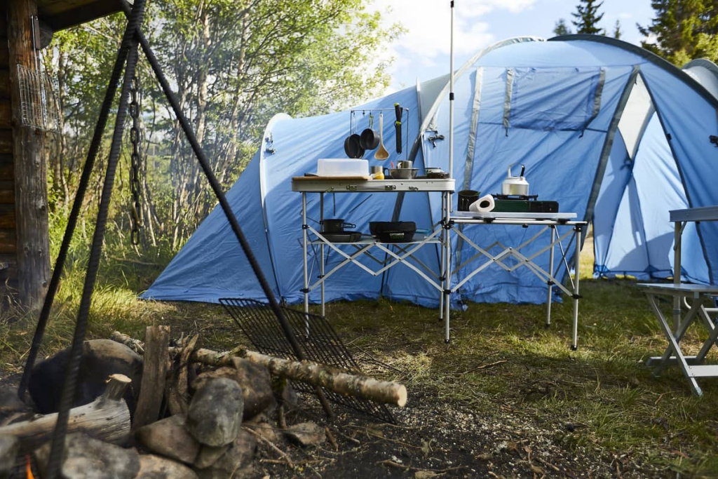 Туристическая посуда в кемпинге