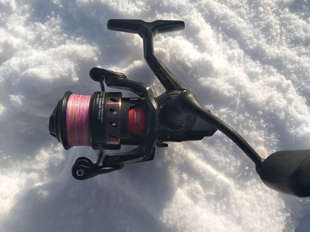 Рыболовная катушка с плетеной леской