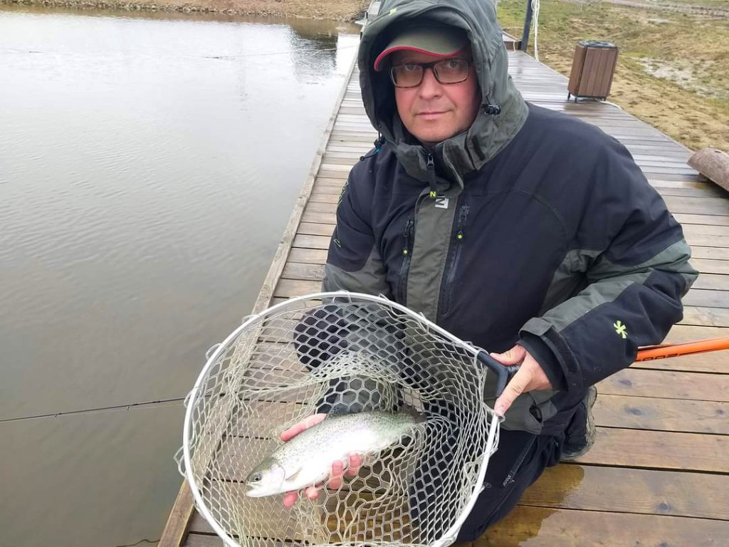 С форелью в подсаке С форелью в подсаке