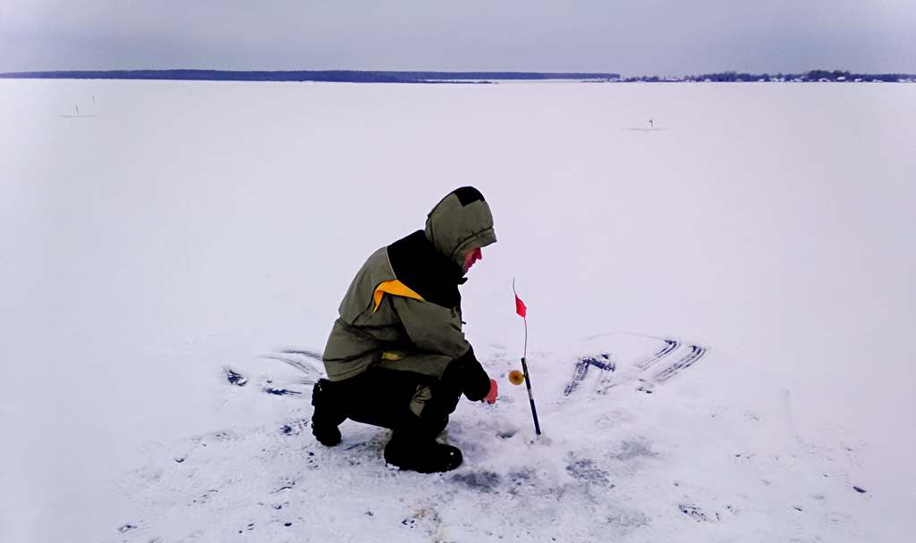 Ловля щуки на жерлицы на Минском море 00007.jpg Ловля щуки на жерлицы на Минском море 00007.jpg