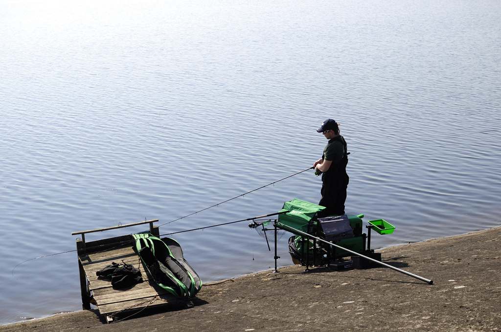 Полужесткий кофр для защиты удилищ