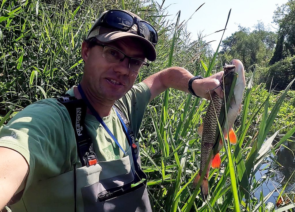 Валерий Сикиржицкий поймал голавля взабродку Валерий Сикиржицкий поймал голавля взабродку