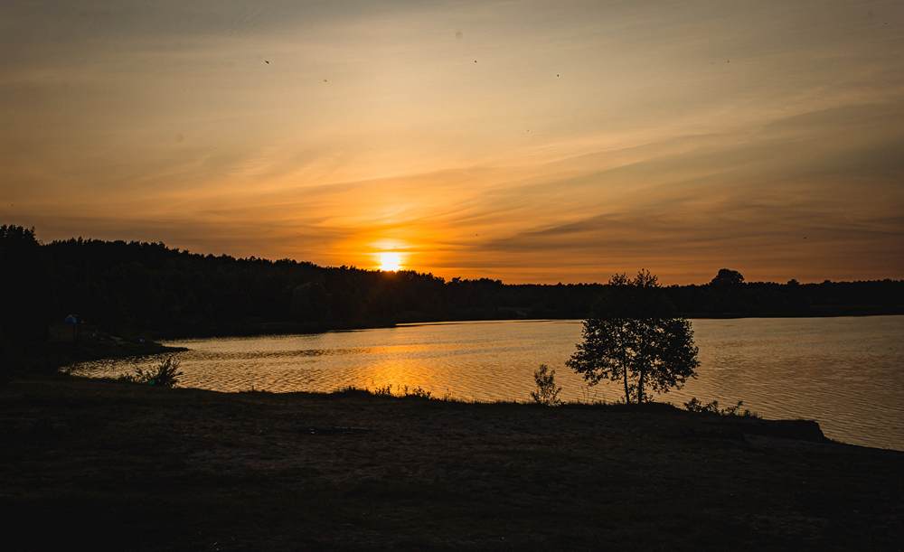 Озеро на закате