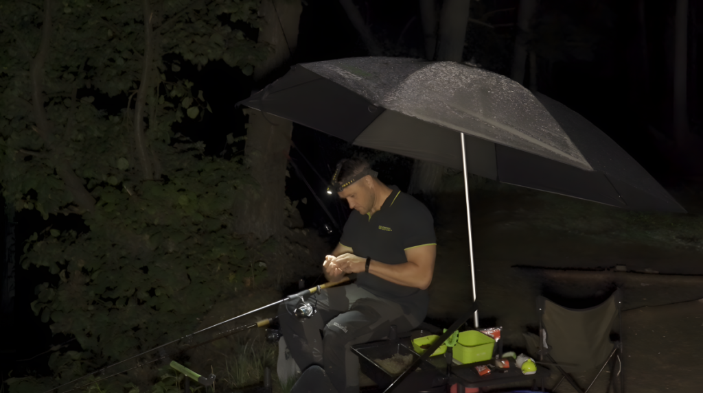 Использование зонта Feeder Concept на рыбалке Использование зонта Feeder Concept на ночной рыбалке