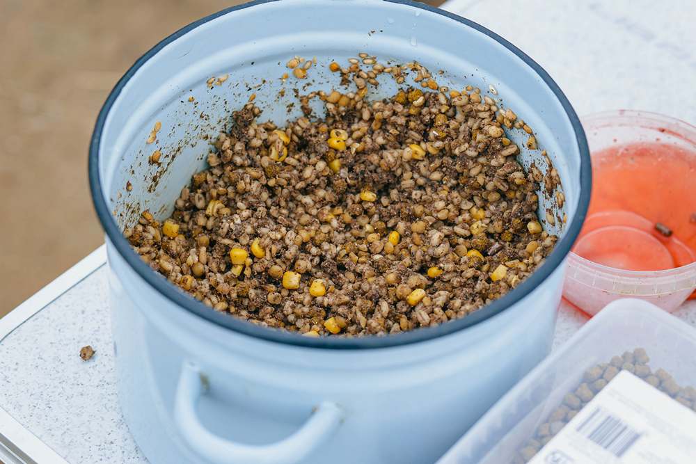 прикормка для рыбалки в жару 0004.JPG