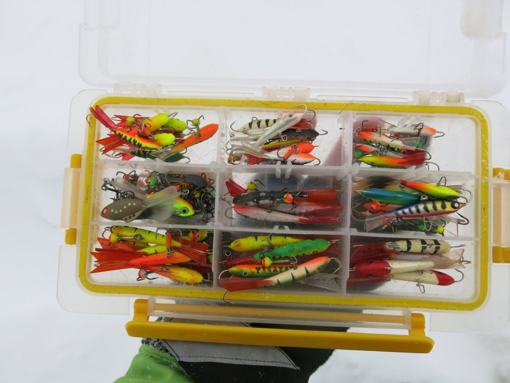 Коробка с балансирами на окуня