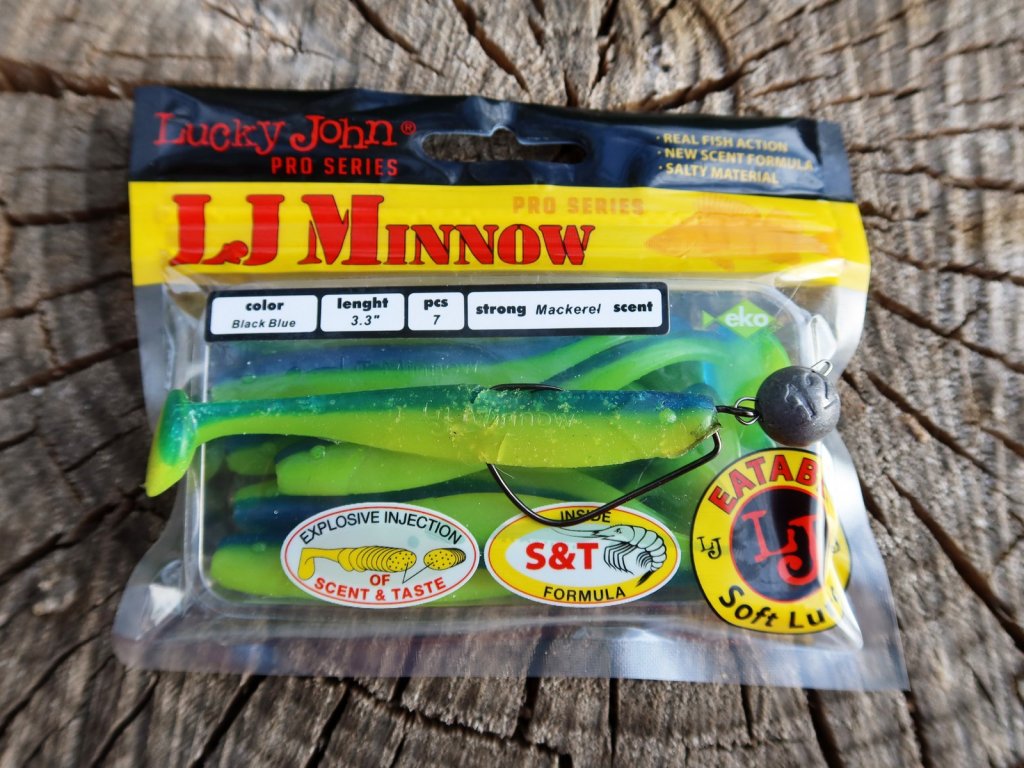 Оснащённые виброхвосты Lucky John Minnow на упаковке